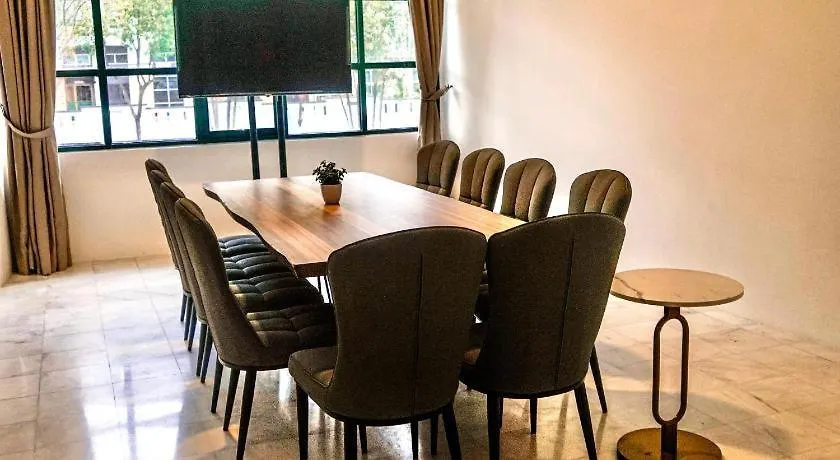 Stallions Suite Penang Jelutong