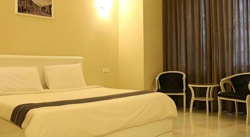 Stallions Suite Penang Jelutong 3*,