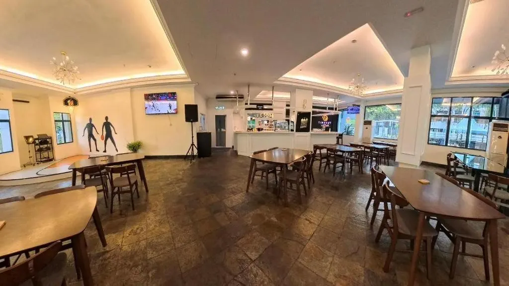 Stallions Suite Penang Jelutong 3*,