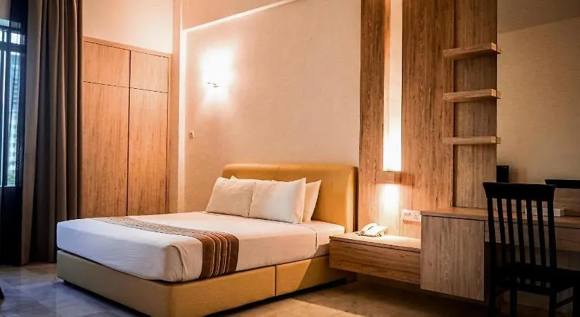 Stallions Suite Penang Jelutong 3*,